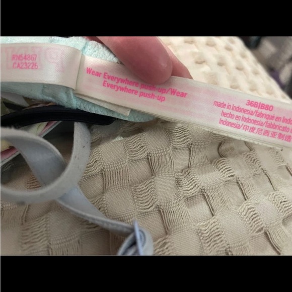 Bundle of 4 Bras- Offers Welcome - Picture 7 of 7